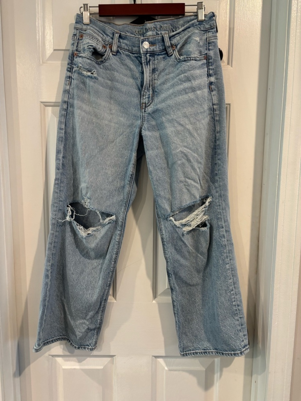 American Eagle Outfitters Light Wash Distressed Straight-Leg Jeans